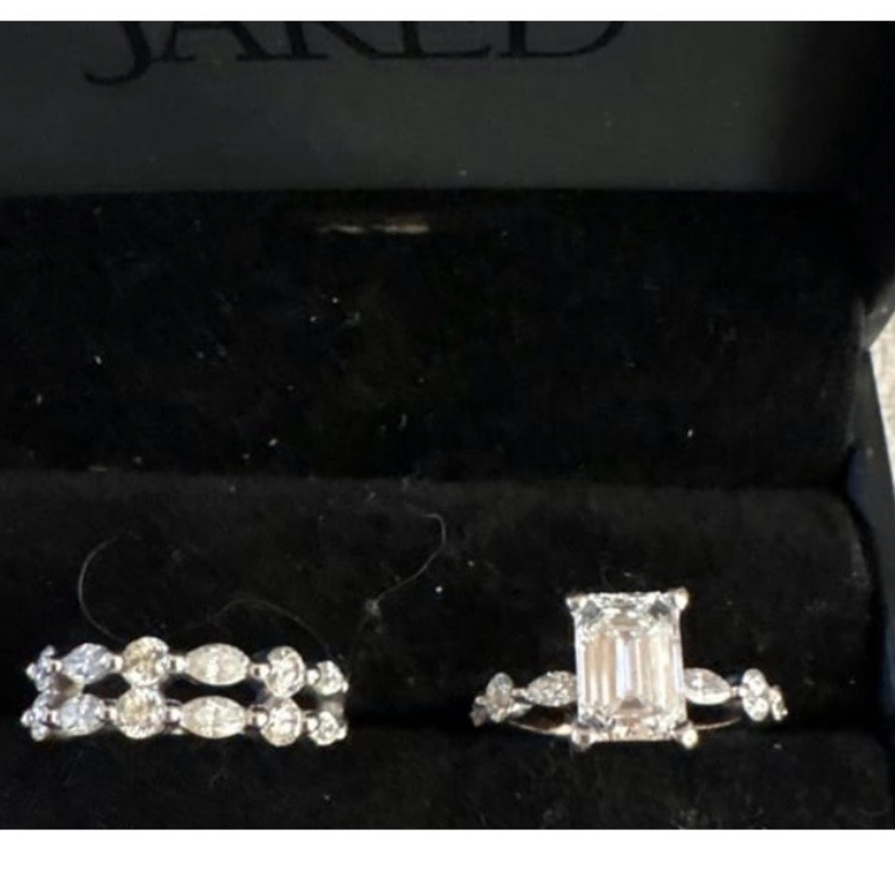 White gold Diamond Ring Set size 4.25 band has sizing beads. 1.53ct center stone